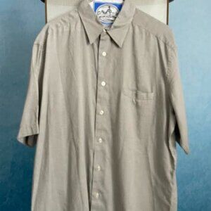 Claiborne Mens Short Sleeve, Large. button down
